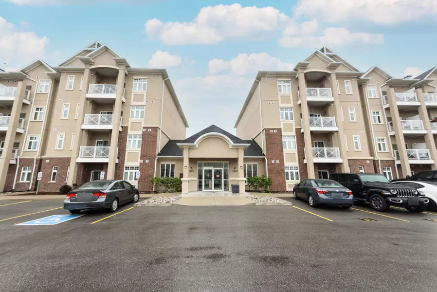 1370 Costigan RD #201, Milton, ON L9T 0Y8