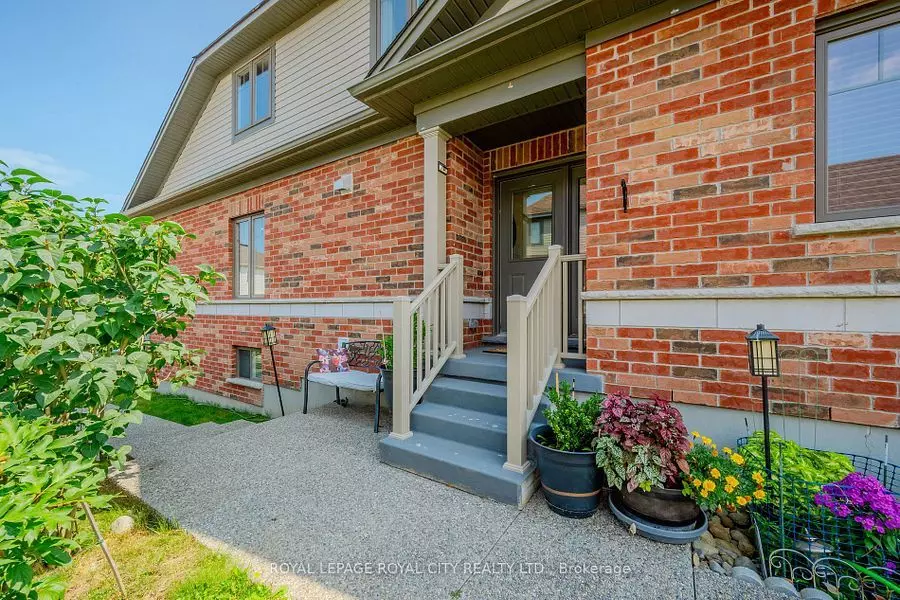 205 Eden Oak TRL, Kitchener, ON N2A 0H6