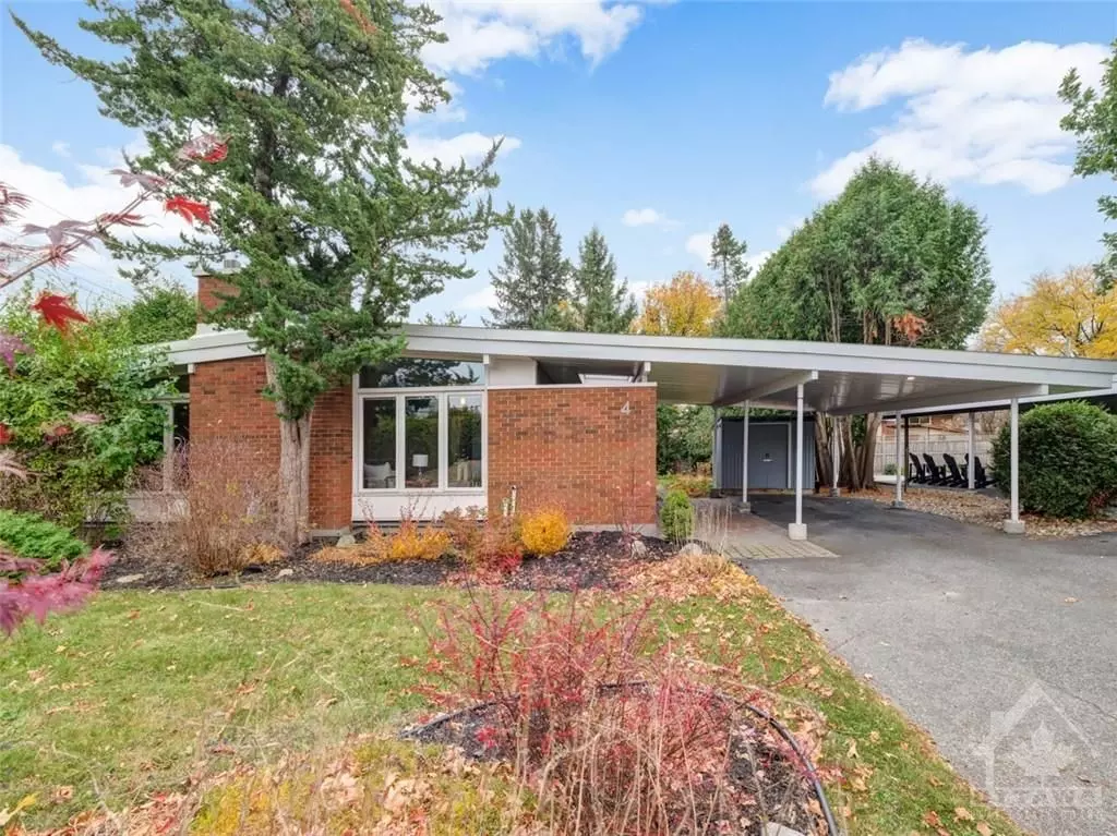 Cityview - Parkwoods Hills - Rideau Shore, ON K2E 6M4,4 BOWMOOR AVE