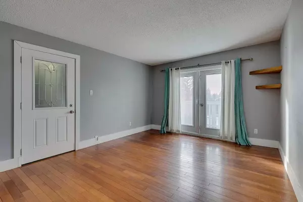 Calgary, AB T2A 3N9,201 Penbrooke Close SE