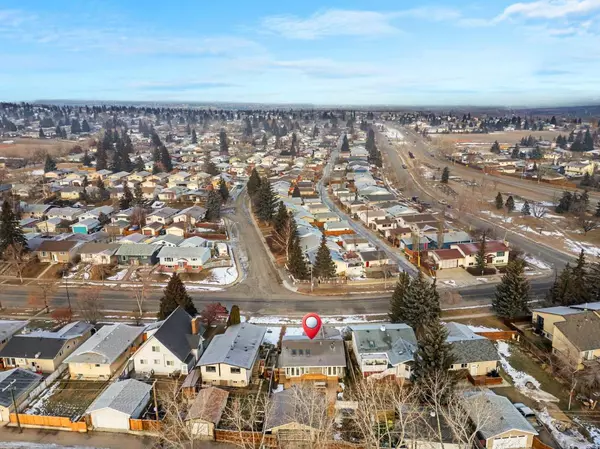 Calgary, AB T2K 5H8,477 72 AVE NE