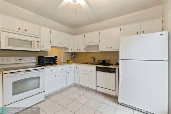 6731 Cypress Rd  #110,  Plantation,  FL 33317