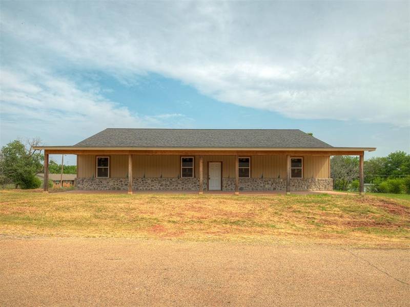 100 E 1st Street, Wellston, OK 74881