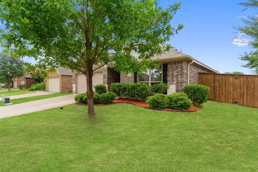 2034 Allyson Drive, Heartland, TX 75126