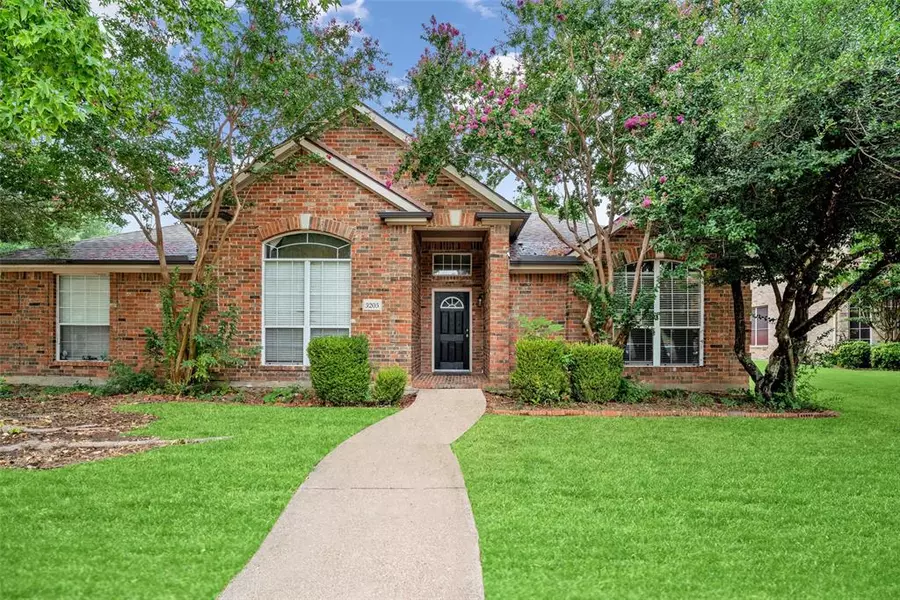 3205 Indian Trail, Rowlett, TX 75088