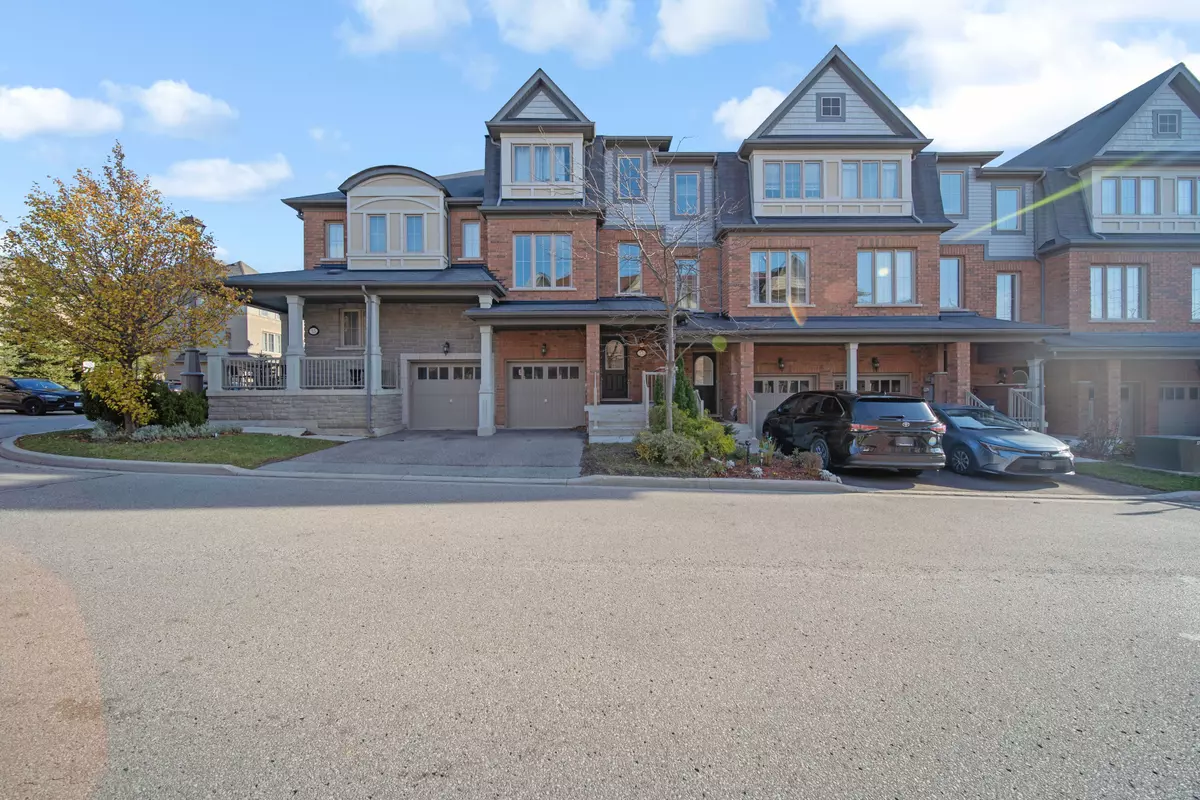 Brampton, ON L6Y 0P9,11 Cedar Lake CRES