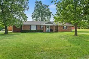 120 Byng Avenue, Ada, OK 74820