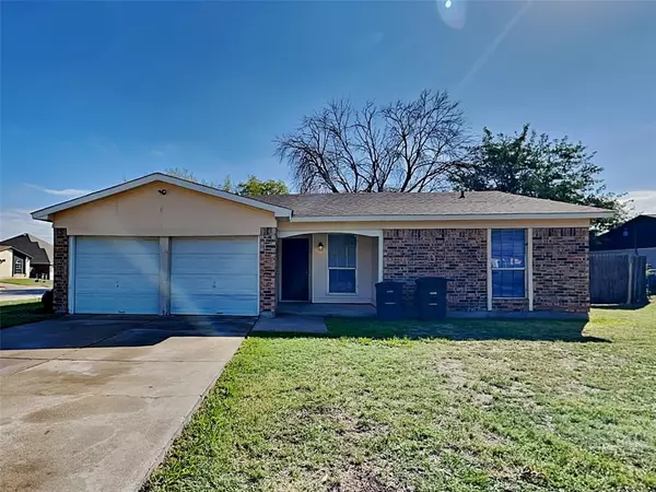 3501 Richardson Court E,  Fort Worth,  TX 76119