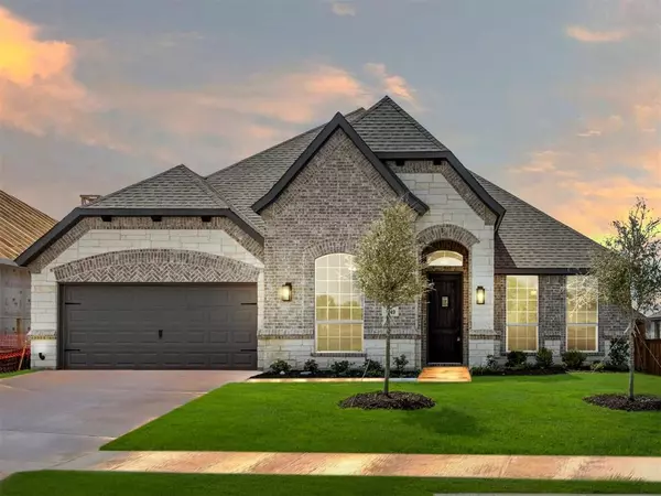 1049 Summer Grove Drive,  Midlothian,  TX 76065