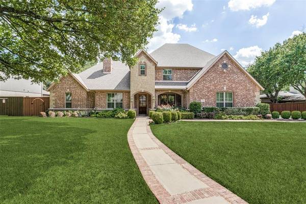 5738 Lindenshire Lane,  Dallas,  TX 75230