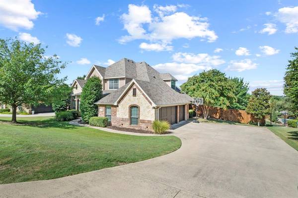 43 Crown Road,  Willow Park,  TX 76087