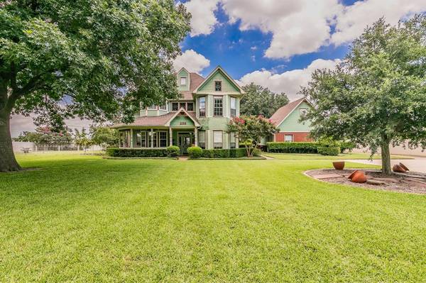 1250 S Duncanville Road,  Cedar Hill,  TX 75104