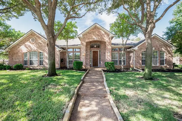 6001 Valleywood Drive, Flower Mound, TX 75028