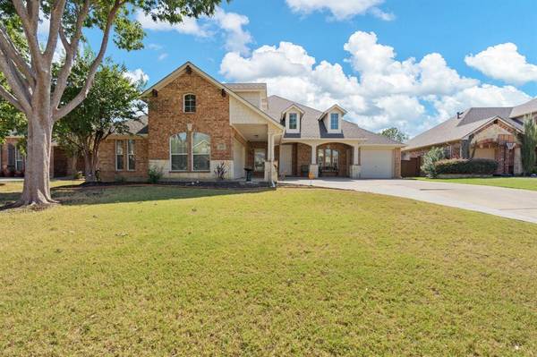 2939 N Camino Lagos,  Grand Prairie,  TX 75054