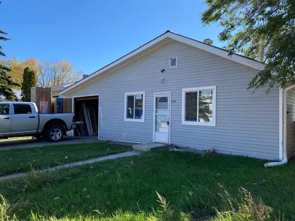 523 1A AVE East, Brooks, AB T1R 0H5