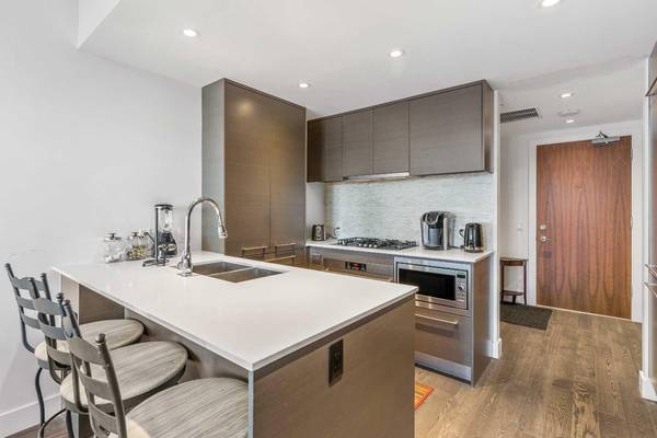 1025 5 AVE Southwest #309, Calgary, AB T2P 1N4