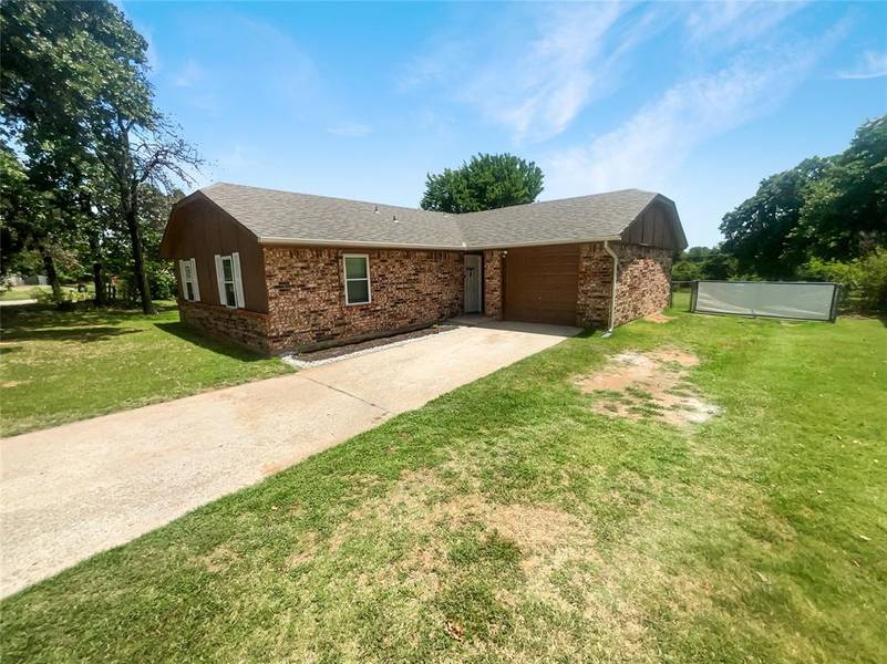 560 Oak Park Drive, Choctaw, OK 73020