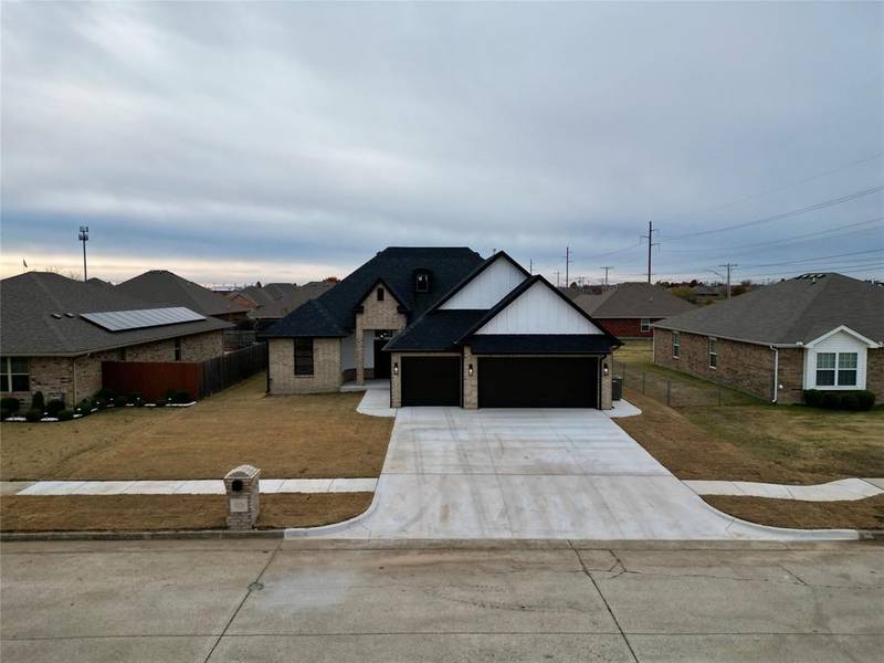 1020 SW 14th Street, Moore, OK 73160