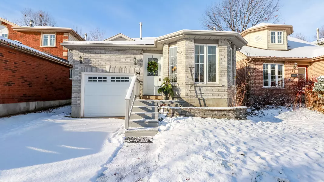 94 Churchland DR, Barrie, ON L4N 8P1