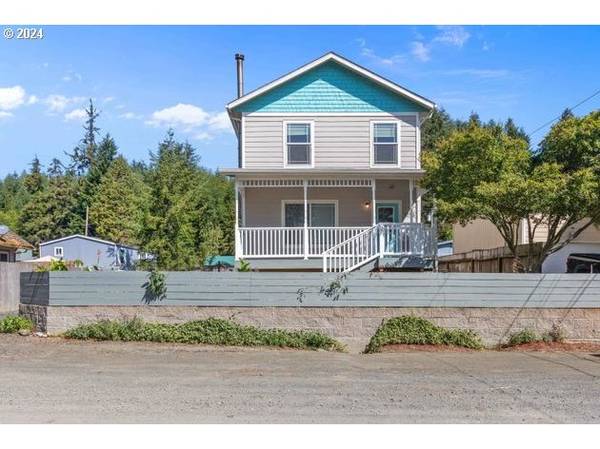 1296 DAKOTA ST, Coos Bay, OR 97420