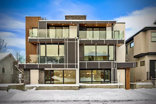 726 25 AVE Northwest, Calgary, AB T2M 2B2