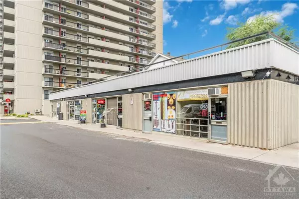 Vanier And Kingsview Park, ON K1L 8C9,158A MCARTHUR AVE #1208