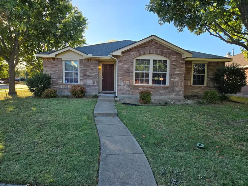 2929 Mccormick Drive, Lancaster, TX 75134