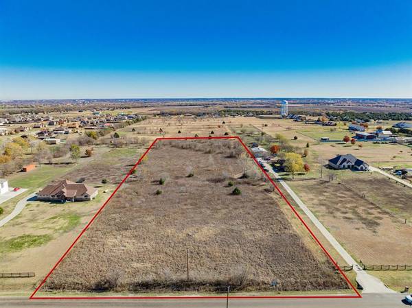 660 S Westmoreland Road, Waxahachie, TX 75167