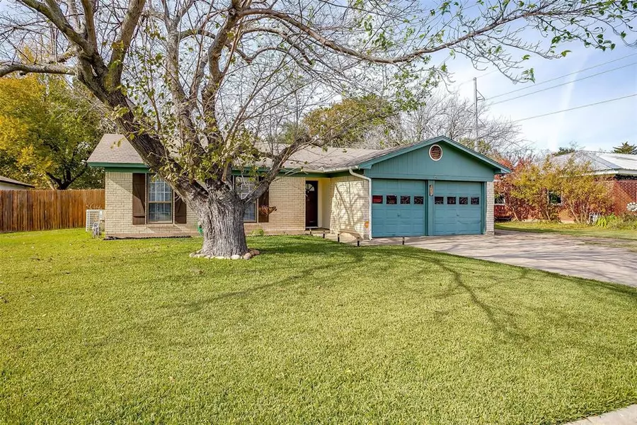 521 S Kate Street, White Settlement, TX 76108