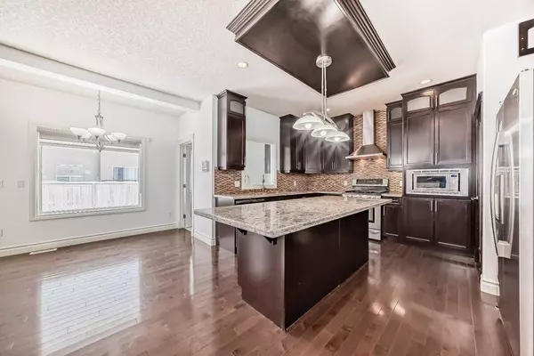 Calgary, AB T3J0J2,631 Taralake WAY NE