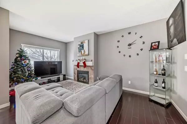 Calgary, AB T2Z 1G6,453 Copperpond LNDG SE