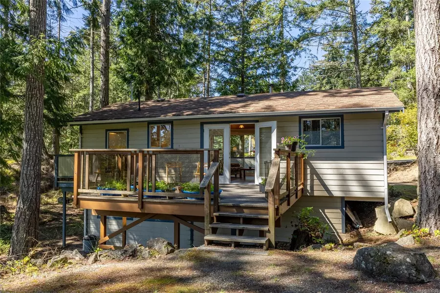 27114 Schooner Way, Pender Island, BC V0N 2M2