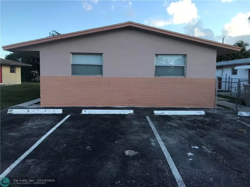 Pompano Beach, FL 33064,361 NE 30th St  #1