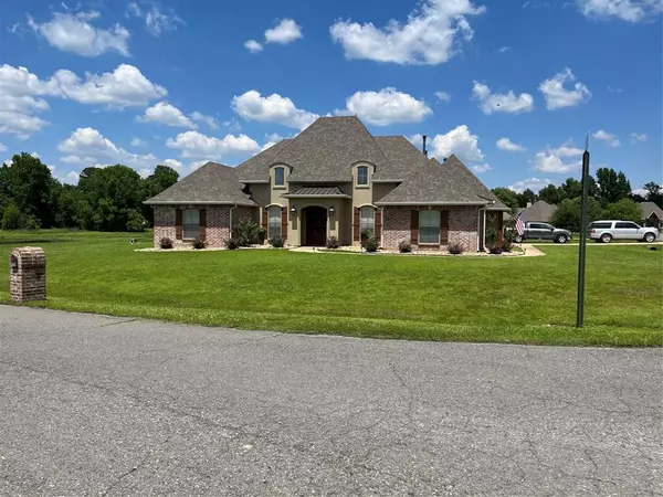 10625 Pelican Pointe Drive, Keithville, LA 71047