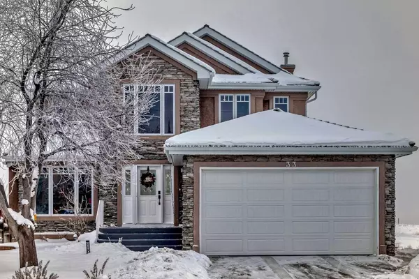 33 Royal Crest TER NW, Calgary, AB T3G 4M3