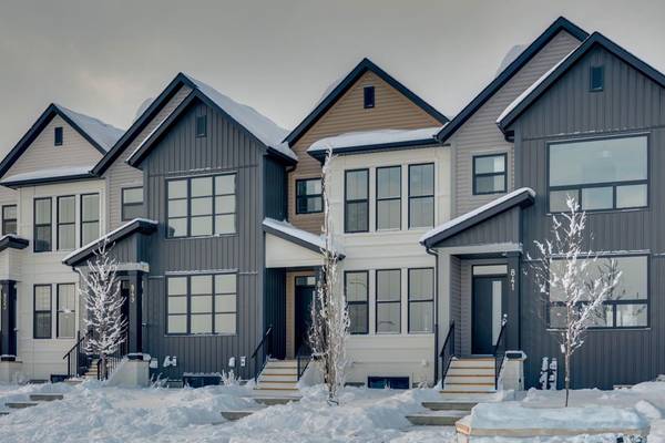 845 South Point Gate Southwest, Airdrie, AB T4B0X2