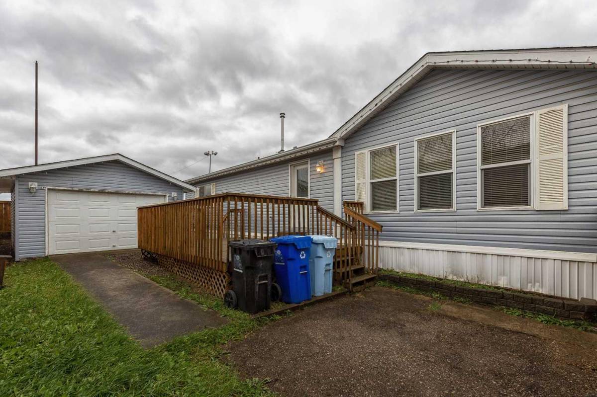 Fort Mcmurray, AB T9H 2L4,272 Gregoire CRES