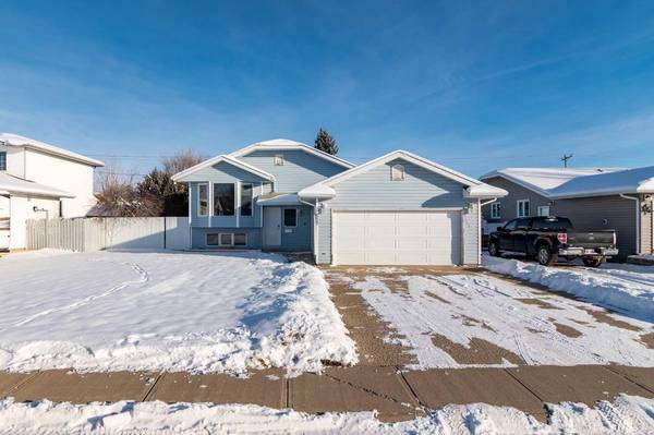 527 Main ST South, Redcliff, AB T0J2P0