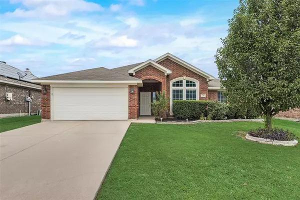 710 Lakeview Drive, Alvarado, TX 76009