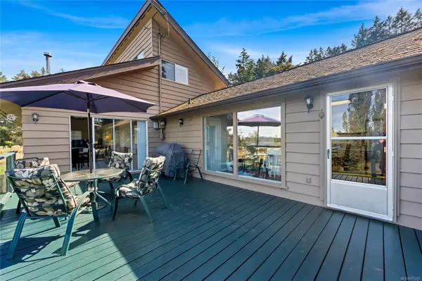 Salt Spring, BC V8K 1C3,301 Fernwood Rd