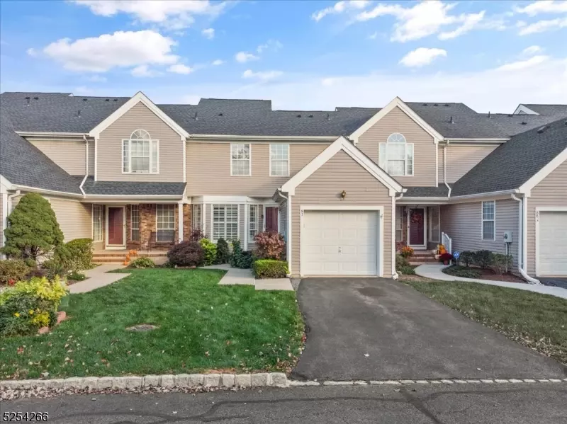 87 Violet Ct, Readington Twp., NJ 08889