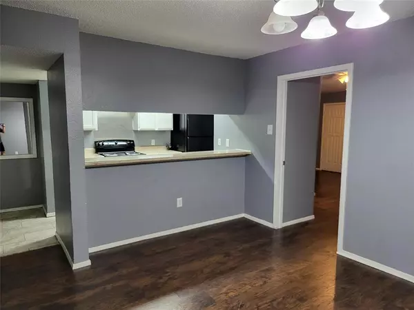 Dallas, TX 75243,9613 Walnut Street #2204