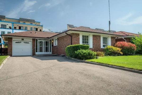 25 Wigmore DR,  Toronto C13,  ON M4A 2E4