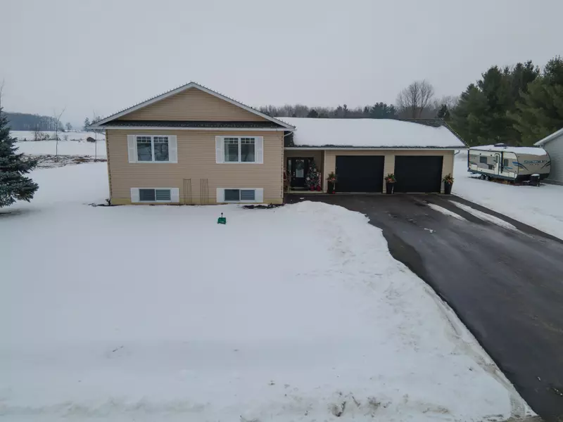 35 VERA CRES, Whitewater Region, ON K0J 1C0