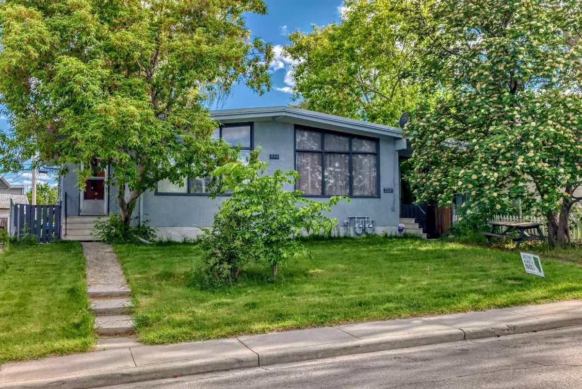 Calgary, AB T2V 0M4,735 67 AVE SW