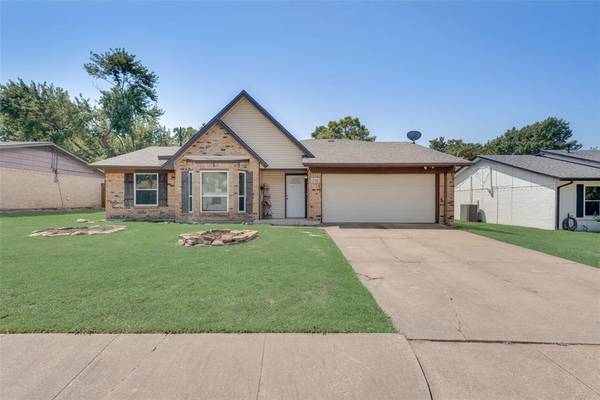 220 E Grubb Drive,  Mesquite,  TX 75149