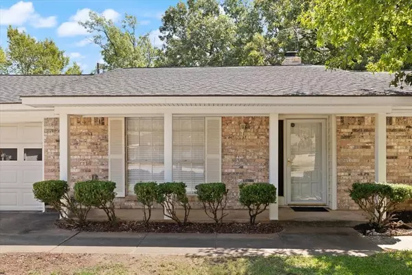 Hurst, TX 76053,228 Arcadia Street