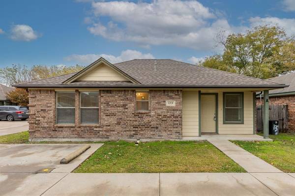 133 Stewart Bend Court #A, Azle, TX 76020