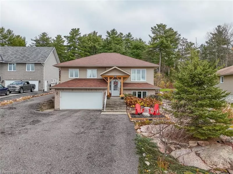 152 FAIRWAY DR, Callander, ON P0H 1H0