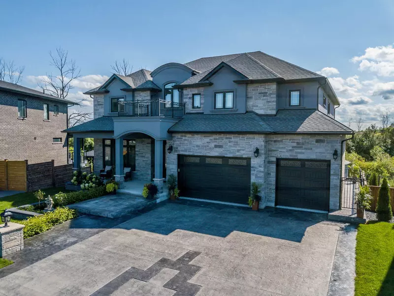 119 Willowbrook DR, Welland, ON L3C 0G2